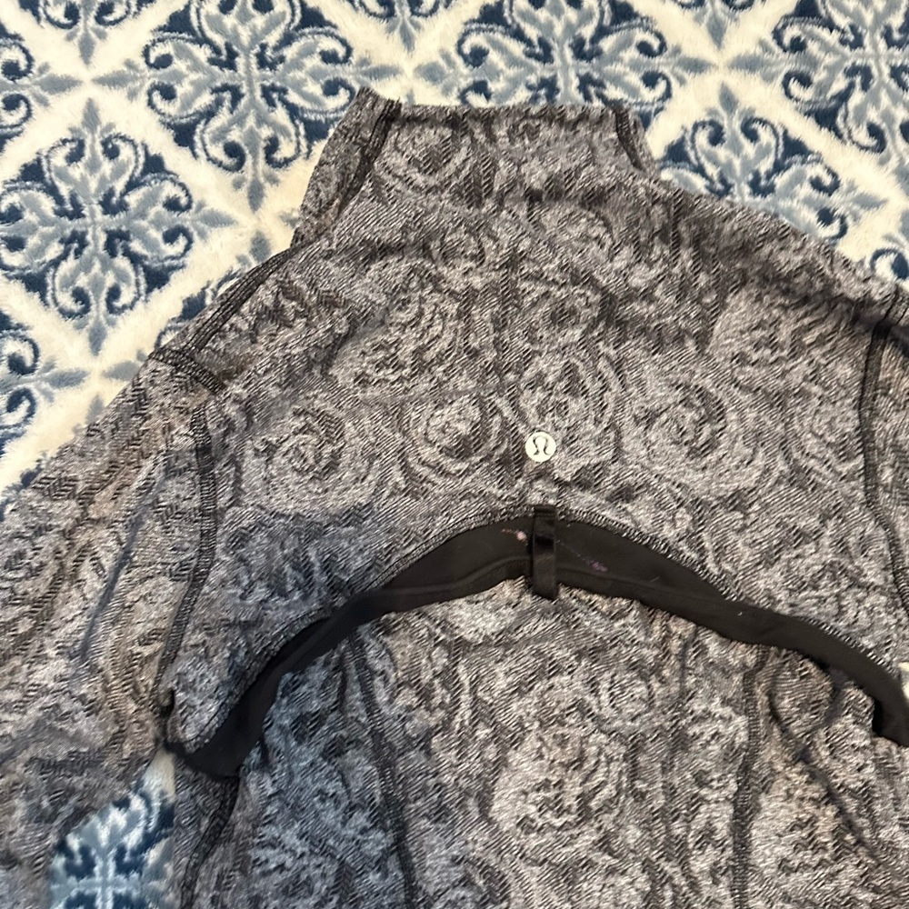 Lululemon Gray And Black Pattern Define Jacket Si… - image 5